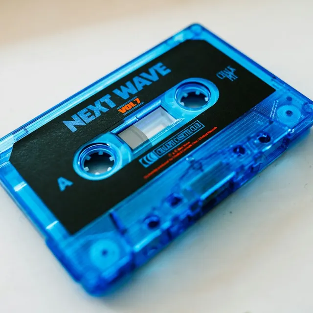 Kaset pita transparan yang bisa diputar di NTL RetroTape